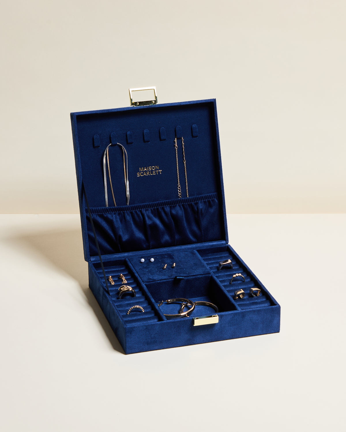 Anne velvet jewelry box