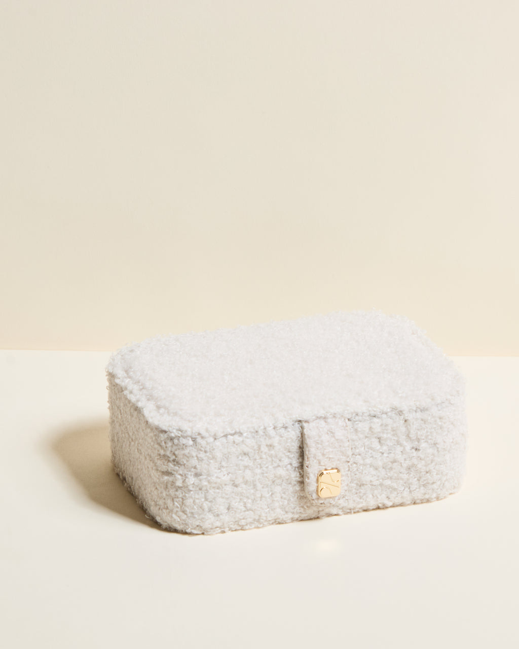 Brigitte travel jewelry box in bouclé