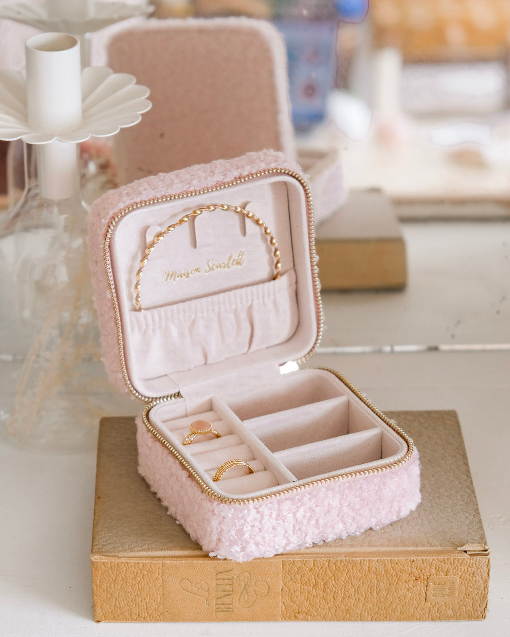 Corinne fluffy travel jewelry box - outlet