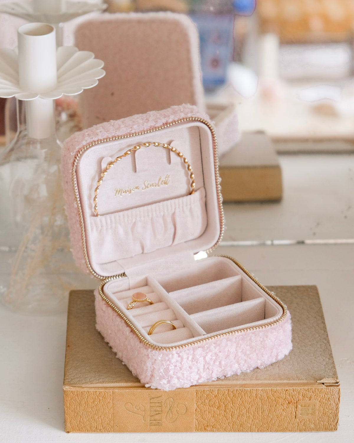 Corinne fluffy travel jewelry box - outlet