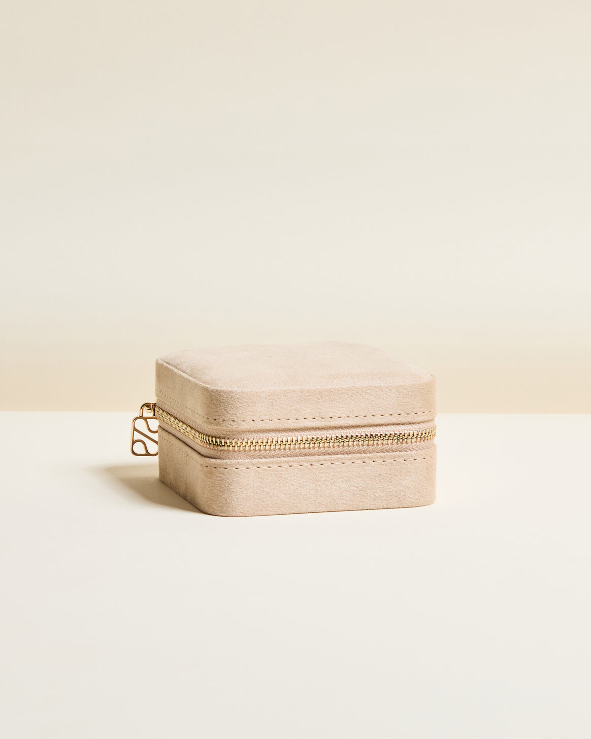Corinne Velvet Travel Jewelry Box