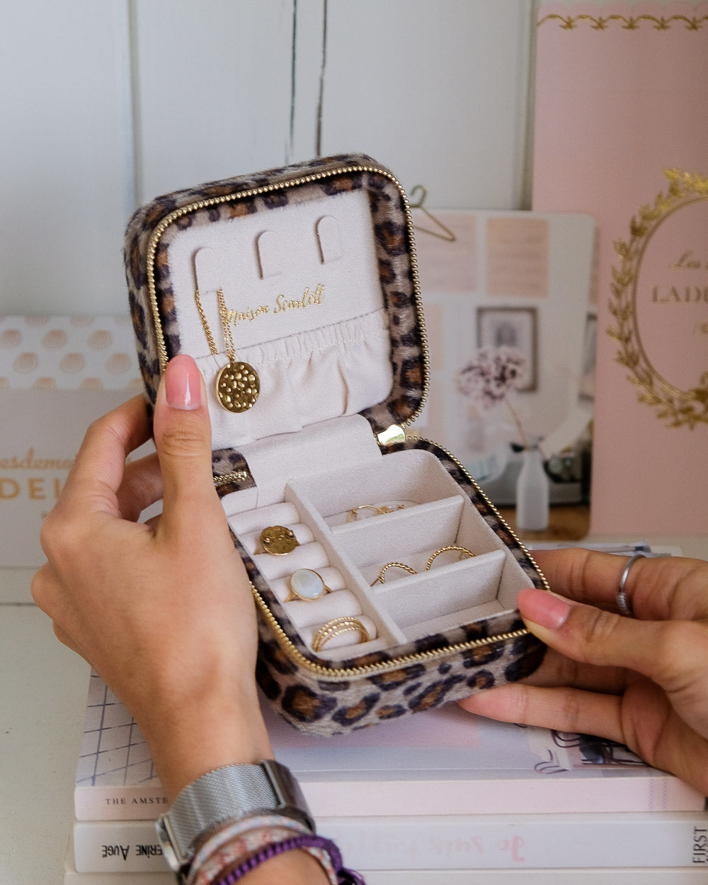 Corinne leopard travel jewelry box-feature-1