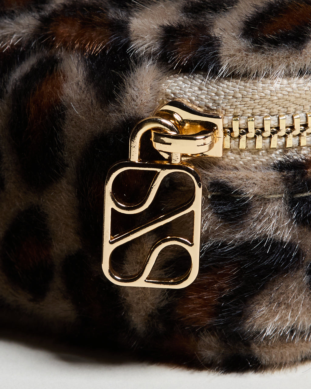 Marie mini travel jewelry box in leopard-print velvet