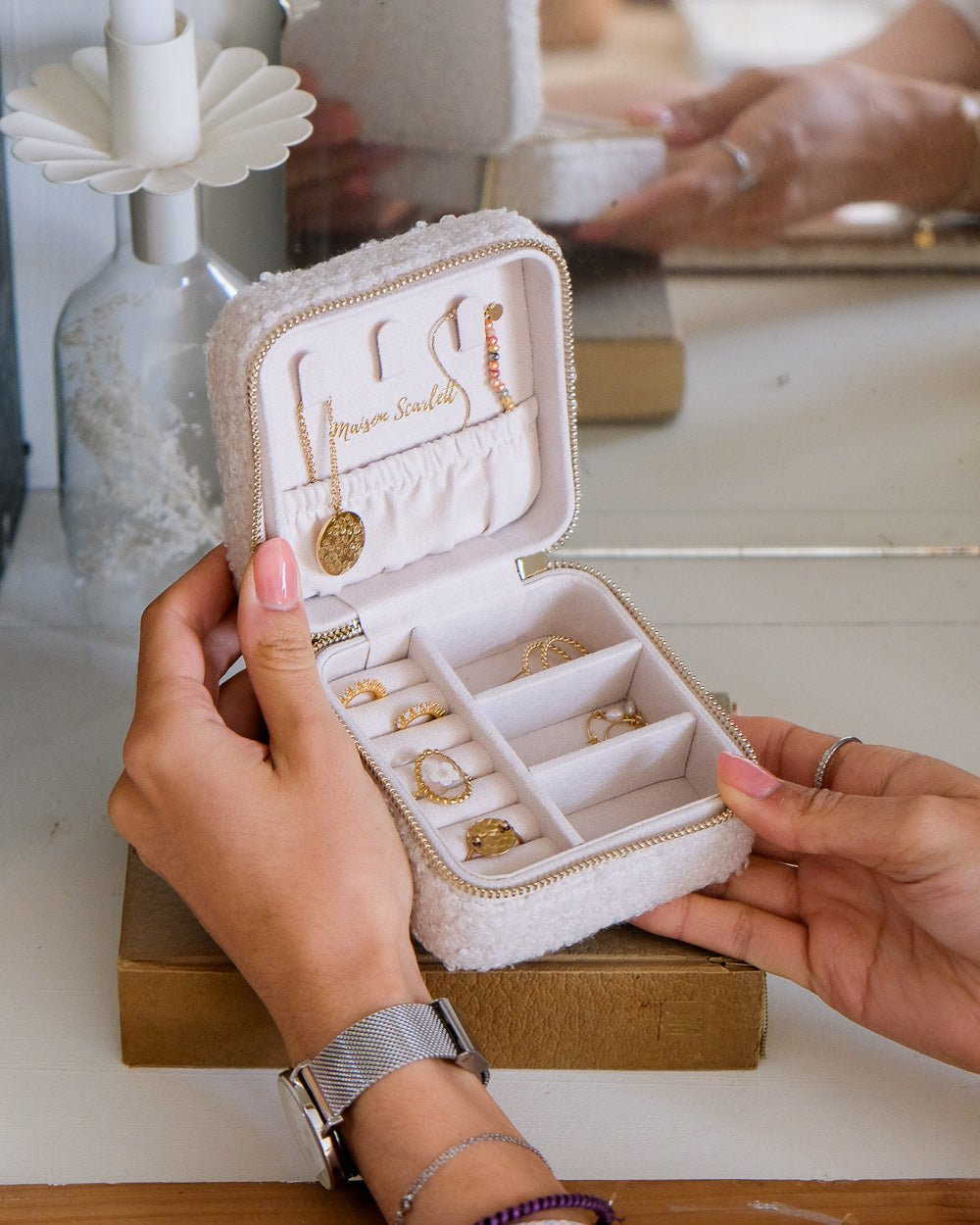 Corinne fluffy travel jewelry box - outlet