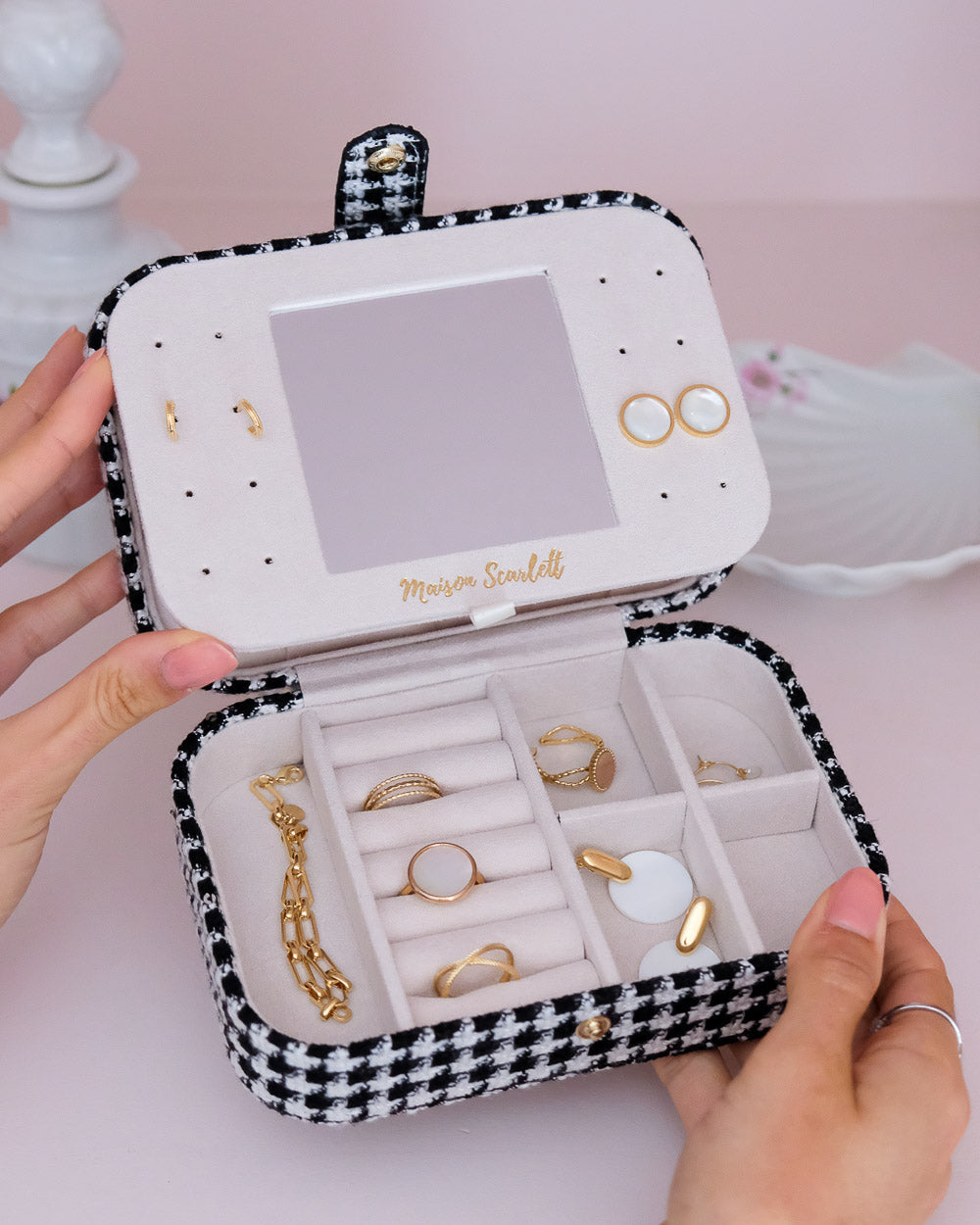 Brigitte houndstooth travel jewelry box-feature-4
