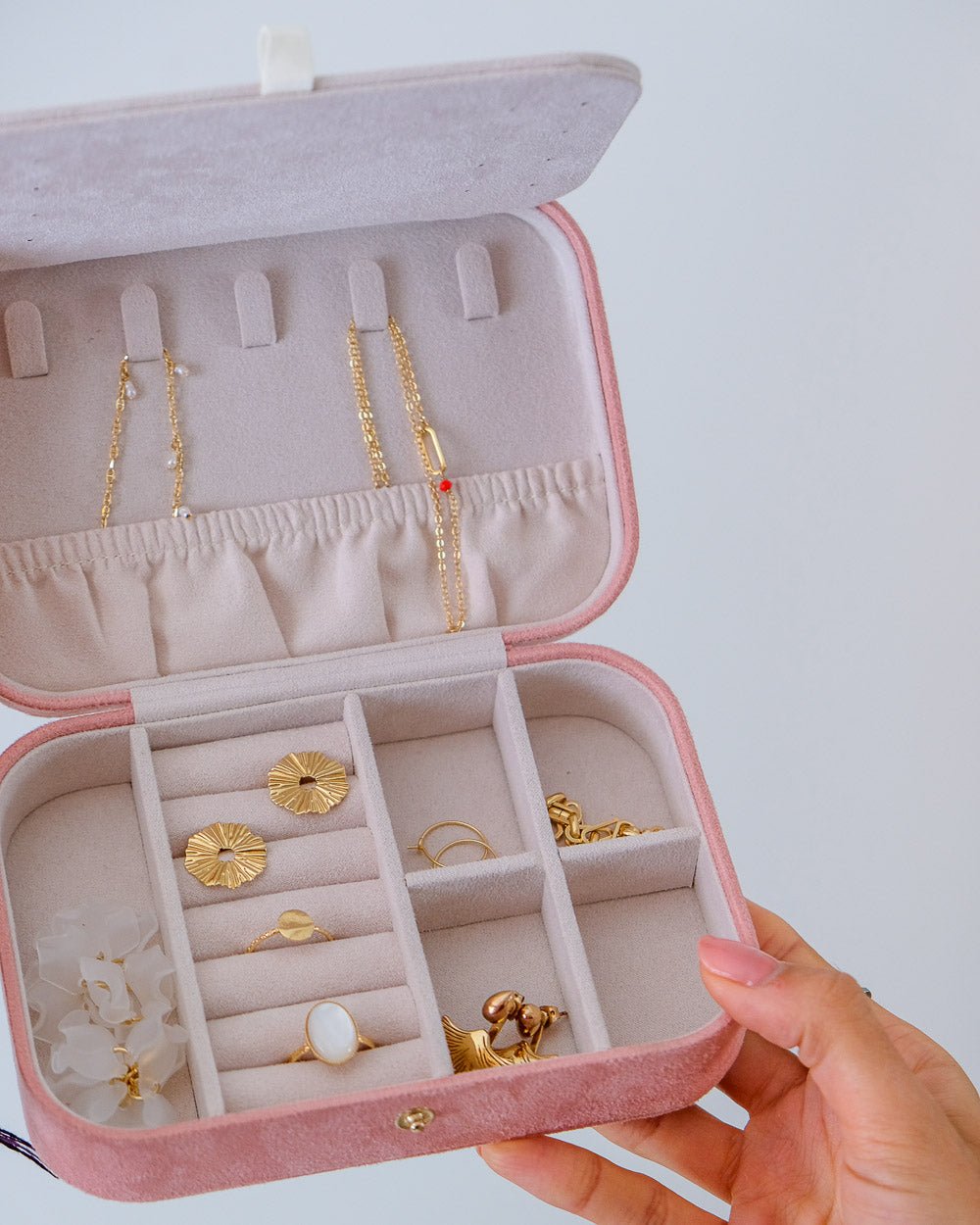 Brigitte velvet travel jewelry box-feature-3