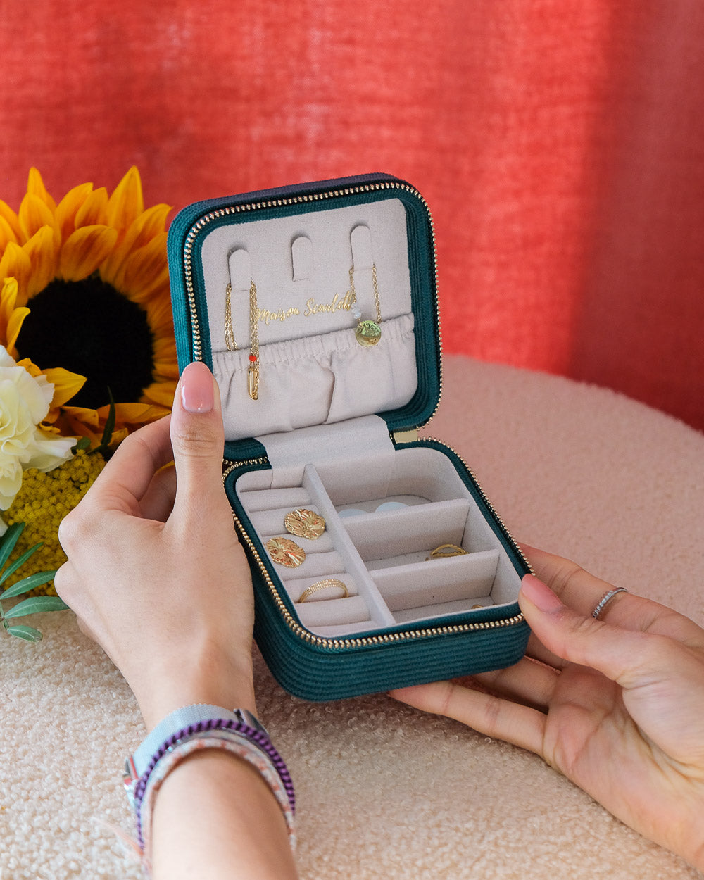 Corinne corduroy travel jewelry box-feature-1