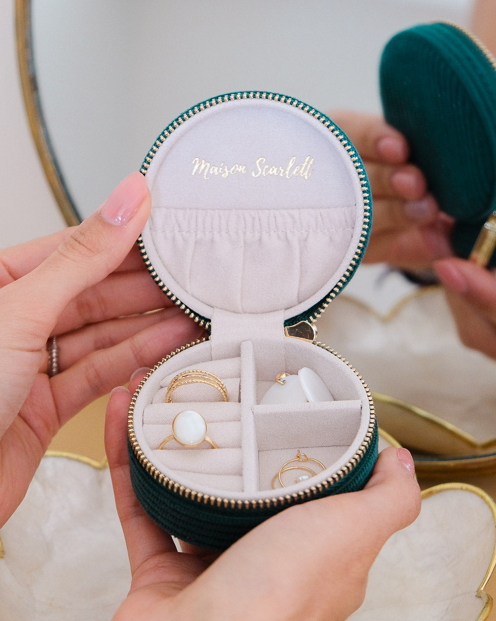 Yvonne corduroy travel jewelry box-feature-1