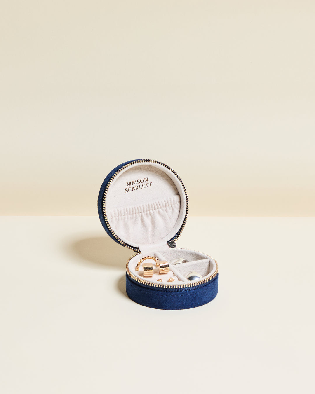 Yvonne velvet travel jewelry box