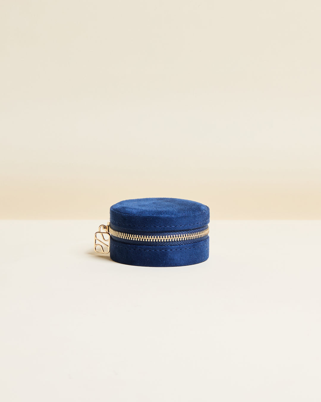 Yvonne velvet travel jewelry box