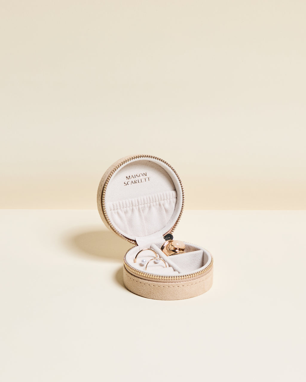 Yvonne velvet travel jewelry box