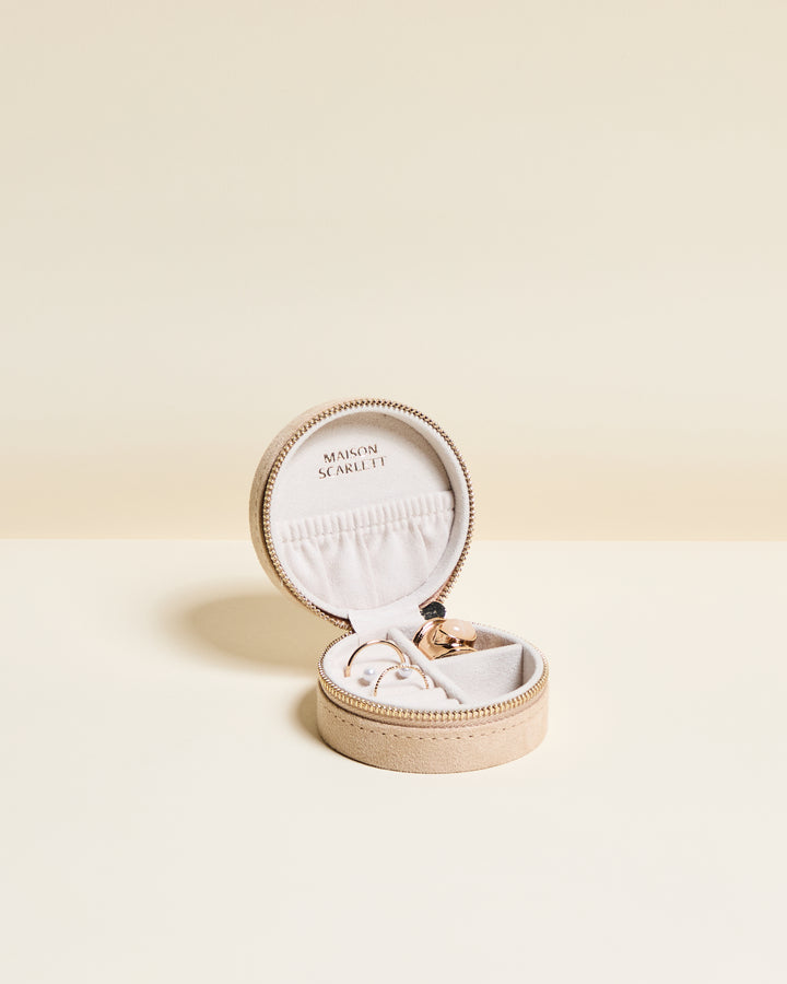 Yvonne velvet travel jewelry box