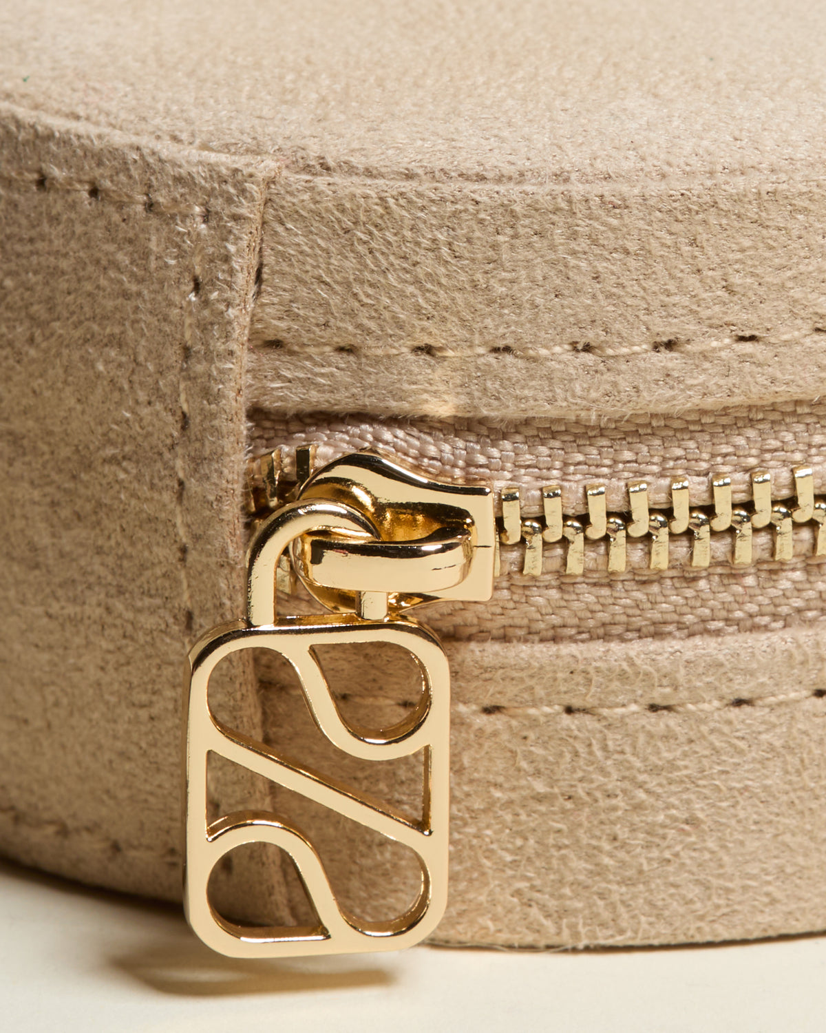 Yvonne velvet travel jewelry box