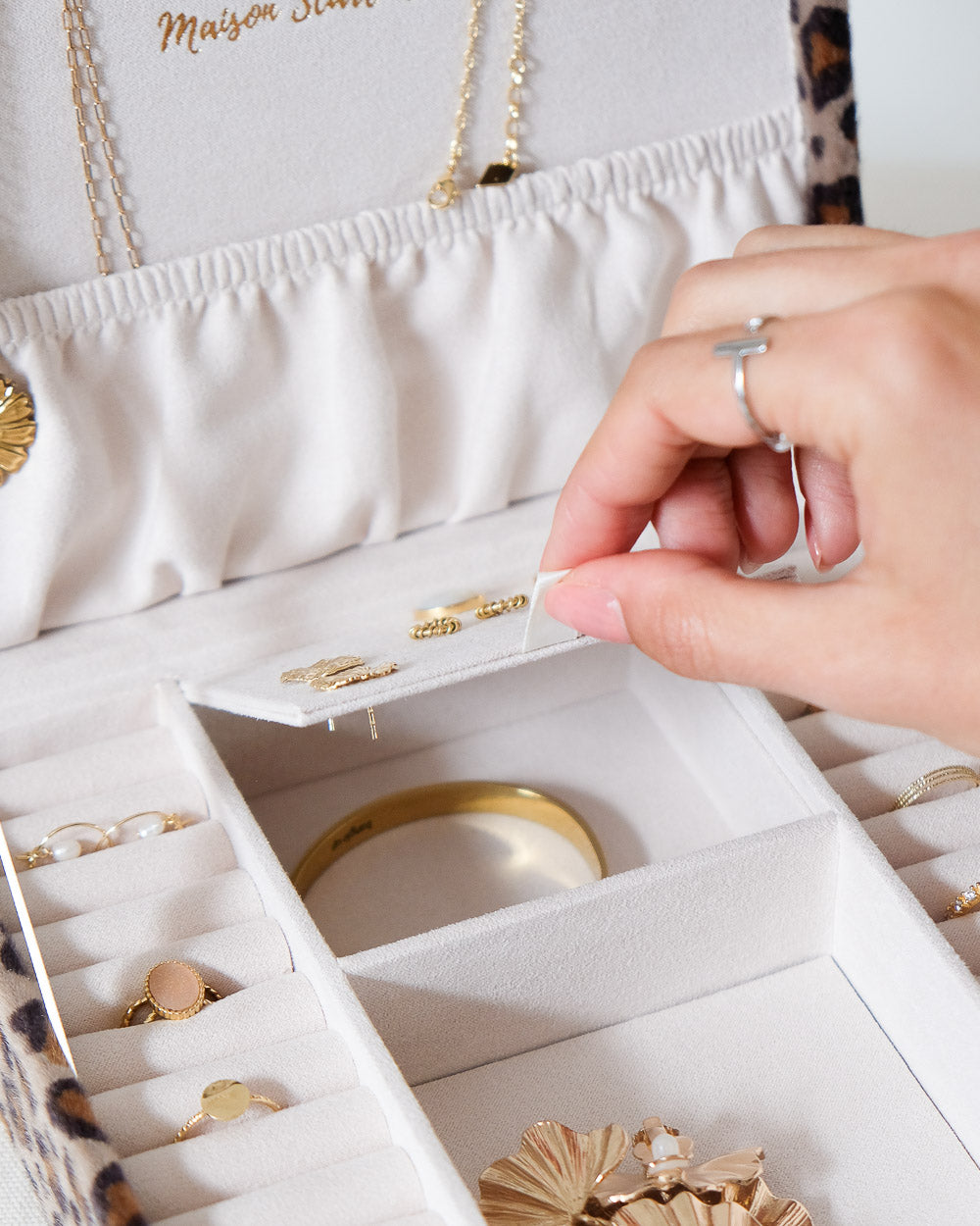 Anne leopard jewelry box-feature-1