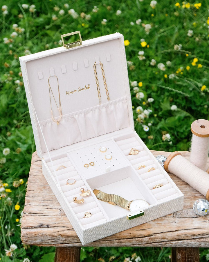 Anne linen effect jewelry box