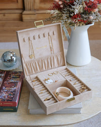Anne Velvet Jewelry Box - Outlet