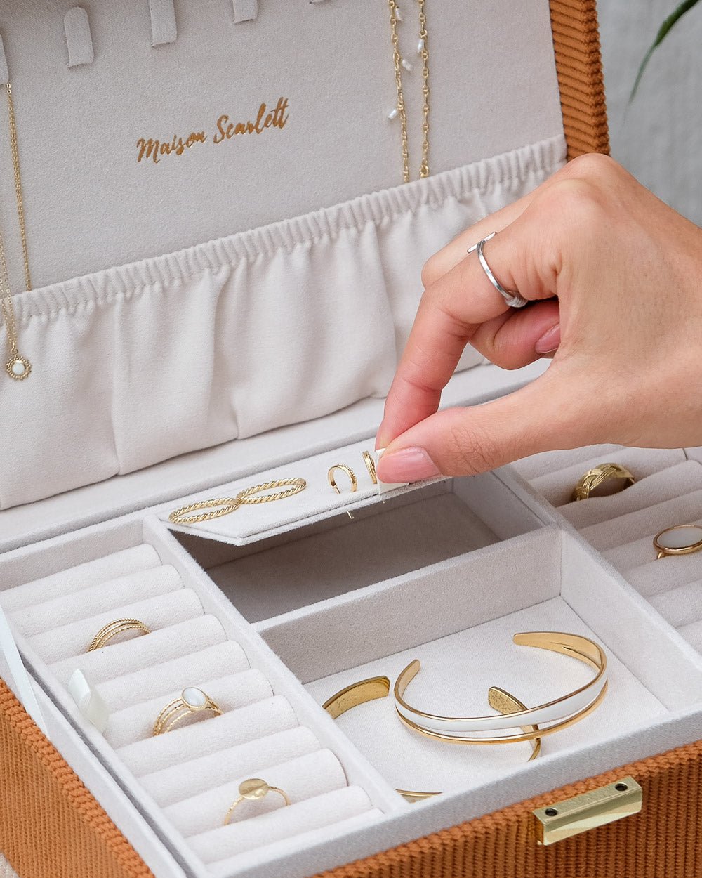 Louise Corduroy Jewelry Box - Outlet