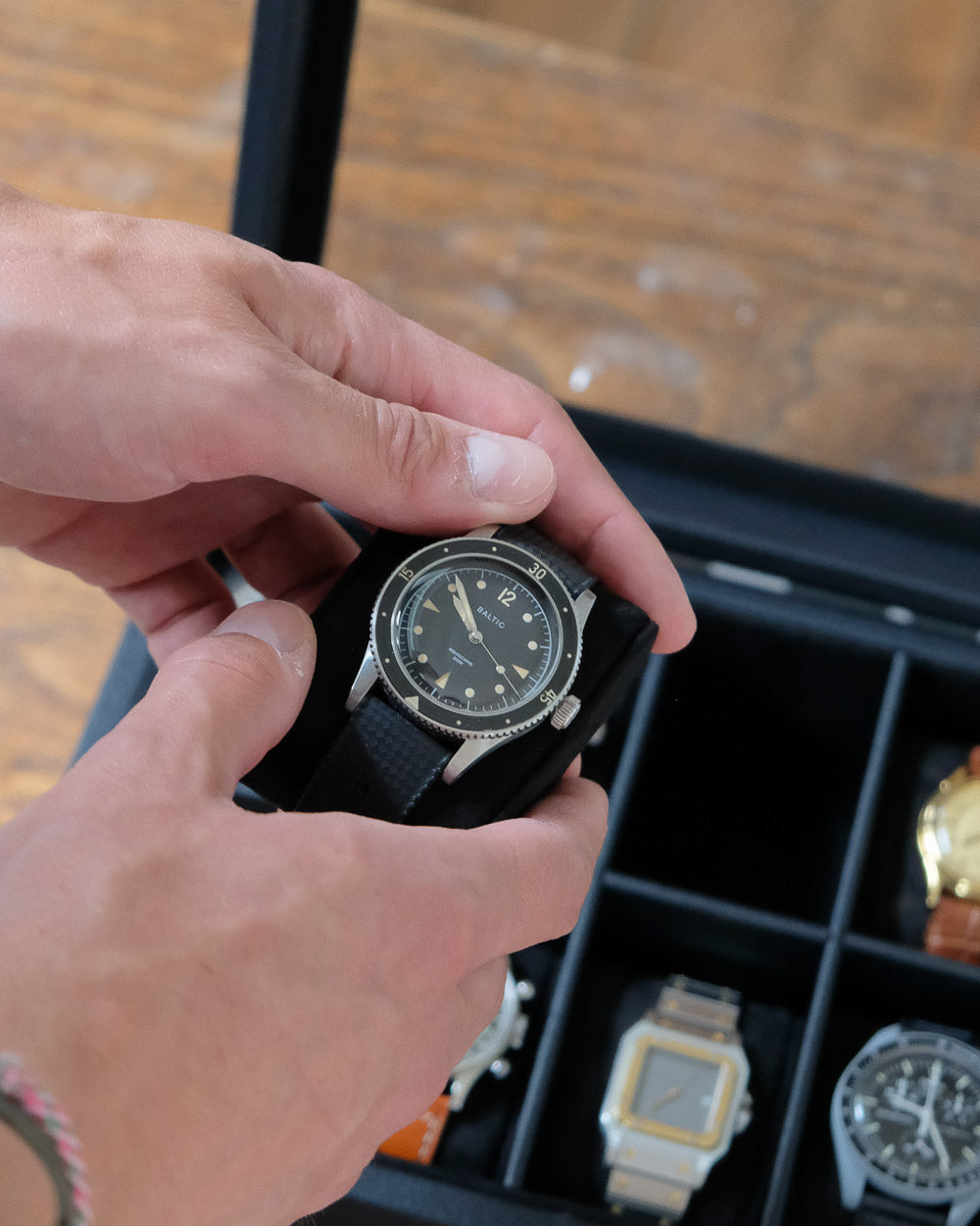 Jean 10 slots travel watch box-feature-2