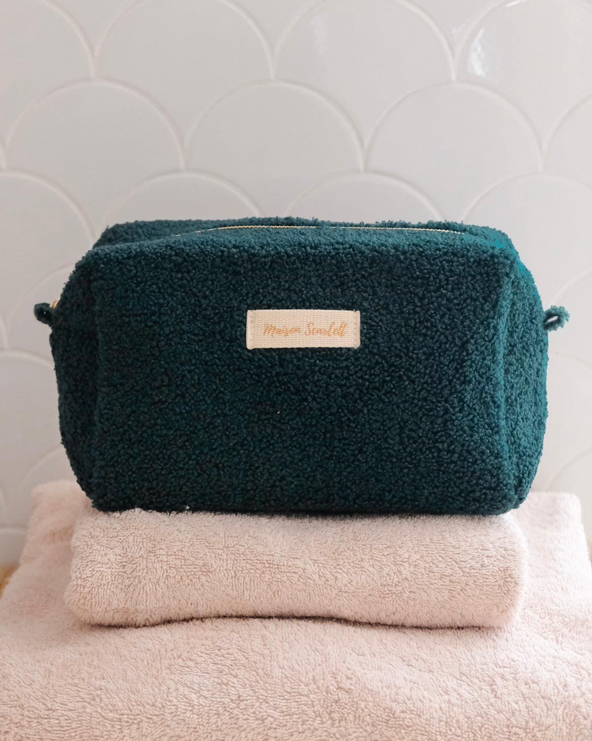 Charlotte faux-shearling toiletry bag - outlet