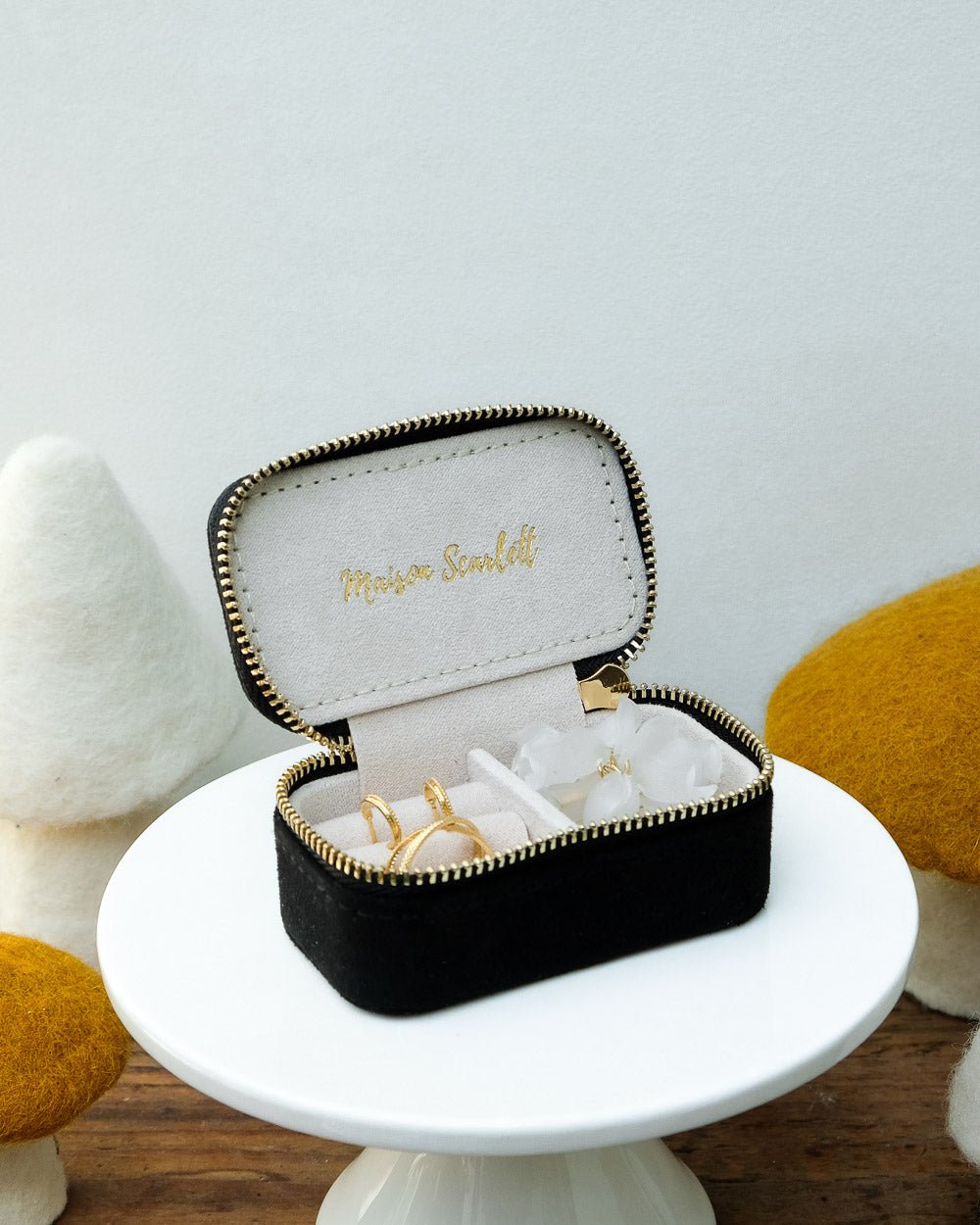 Marie velvet mini travel jewelry box - outlet