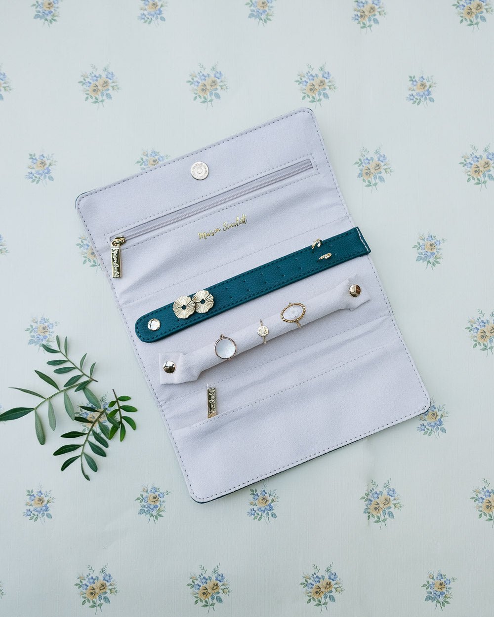 Catherine PU jewelry pouch - outlet