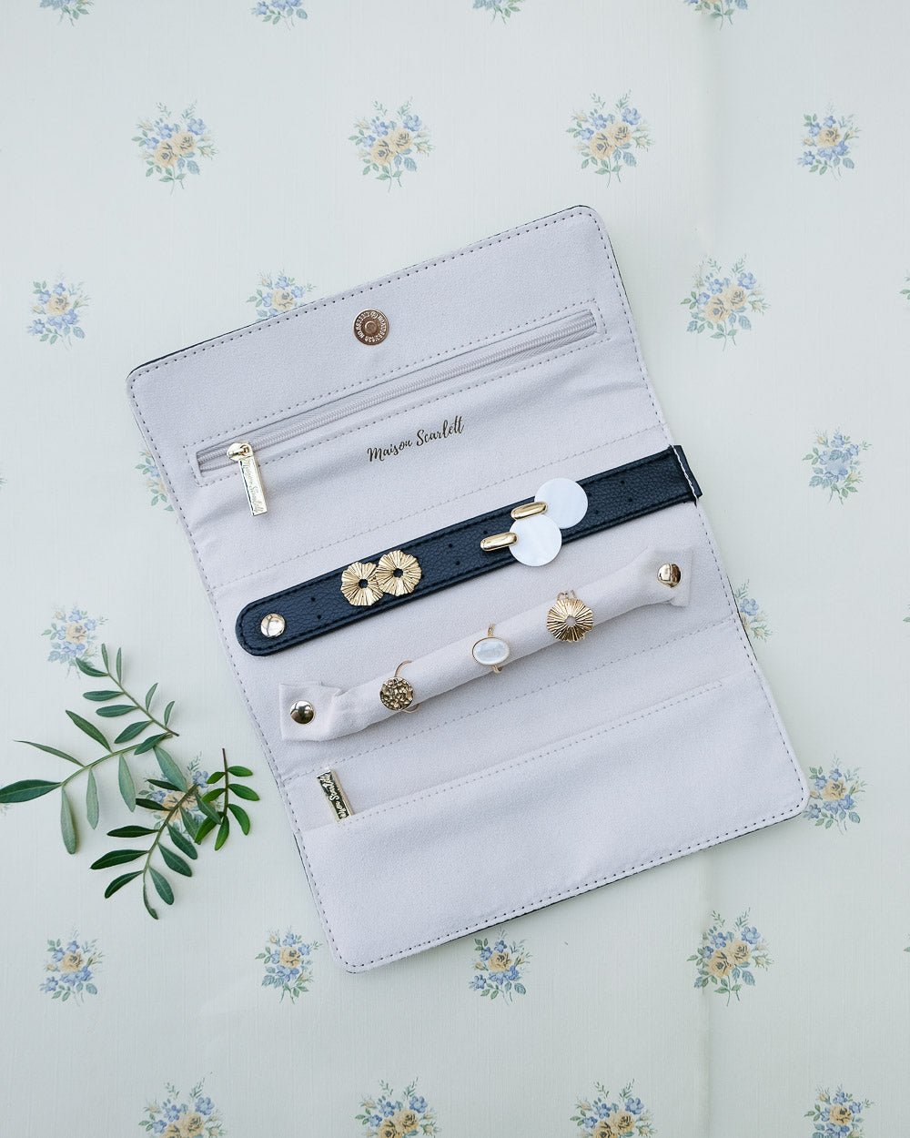 Catherine PU jewelry pouch - outlet