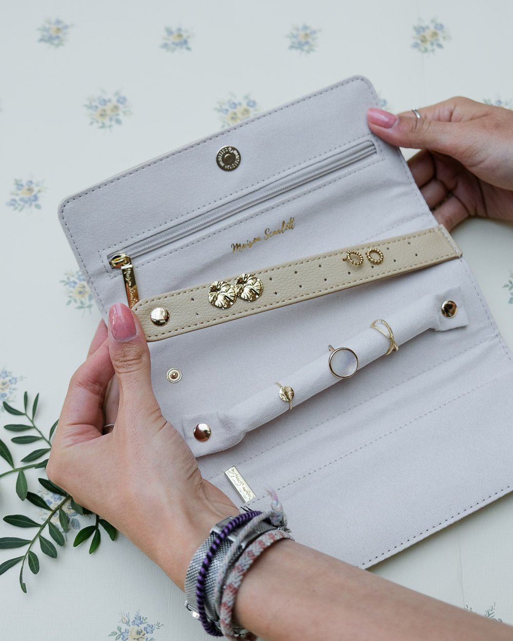 Catherine PU jewelry pouch - outlet