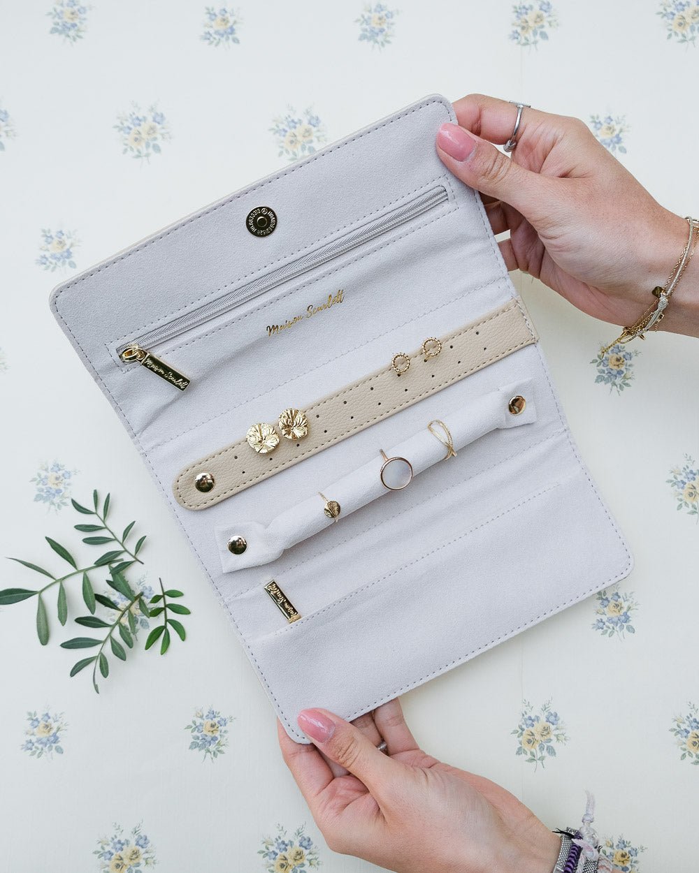 Catherine PU jewelry pouch - outlet