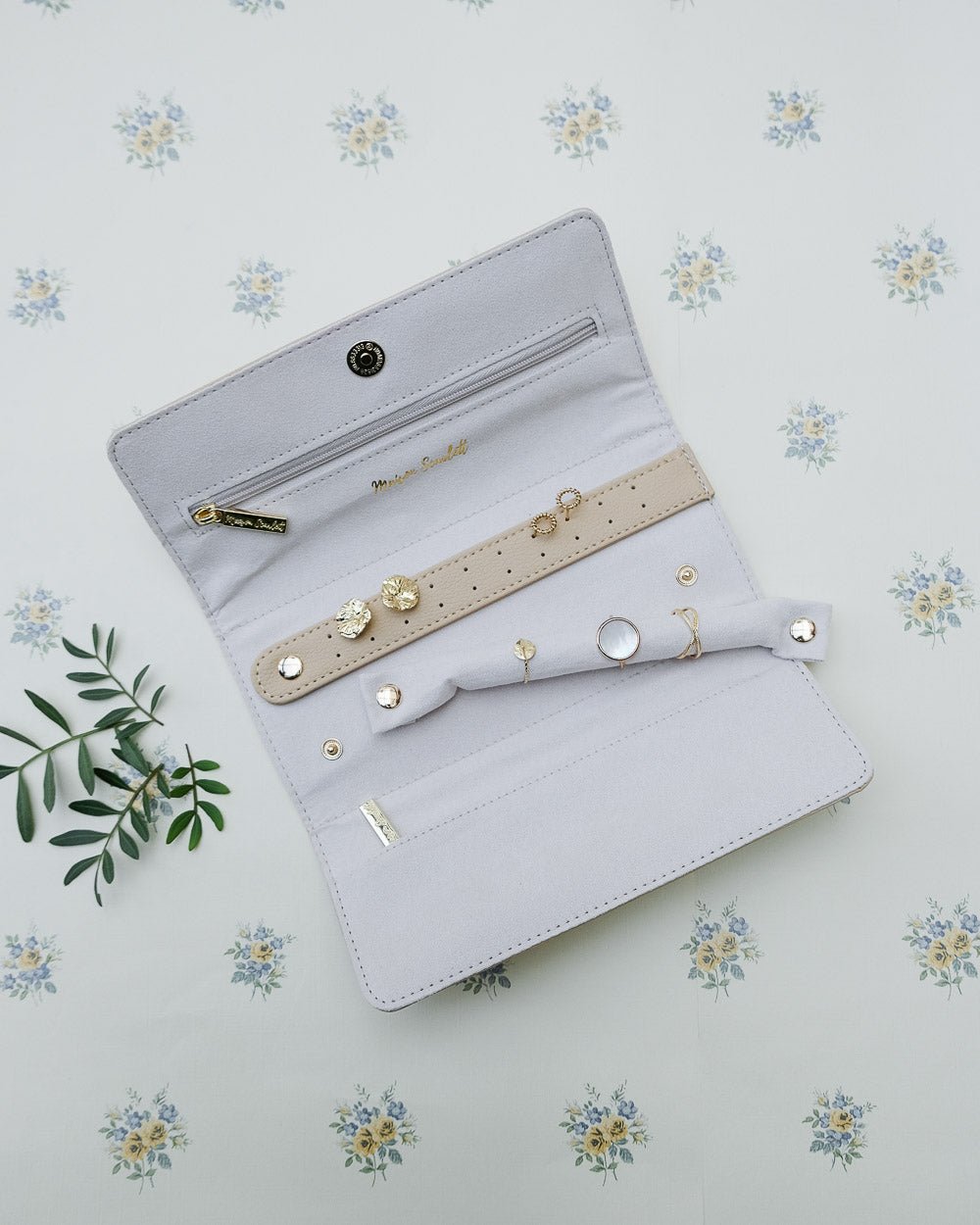 Catherine PU jewelry pouch - outlet