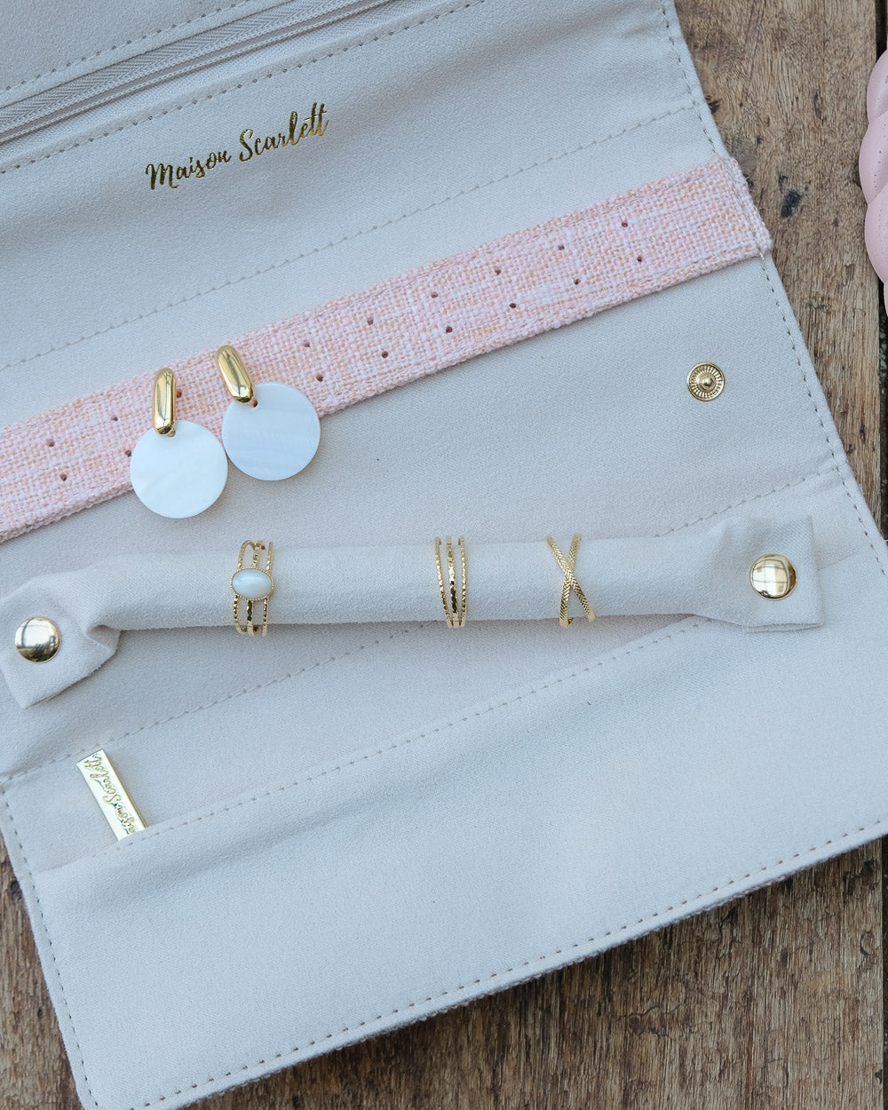Catherine linen-effect jewelry pouch-feature-2