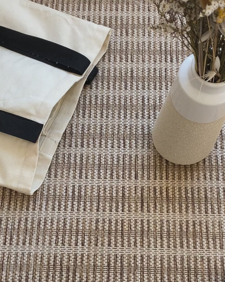 Corinne velvet travel jewelry box