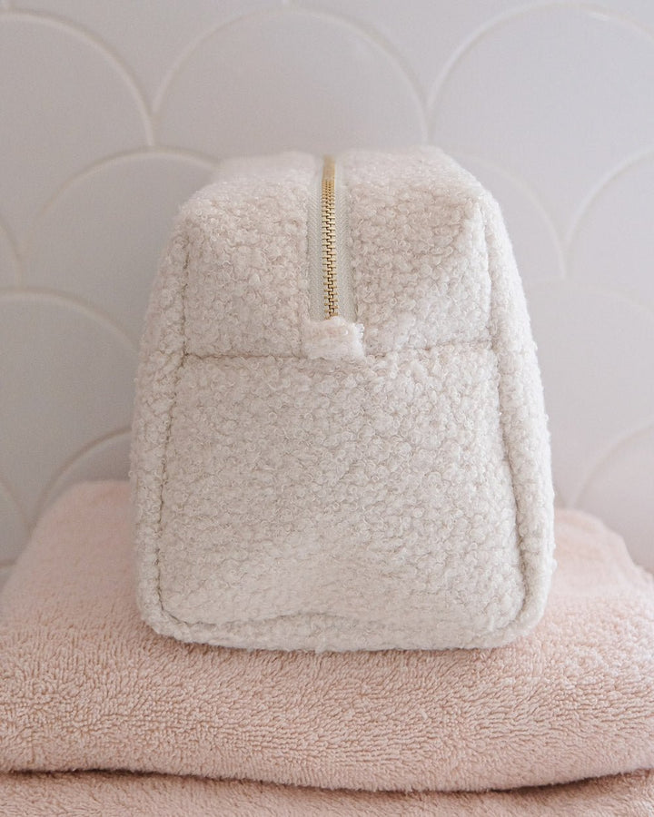 Charlotte teddy toiletry bag