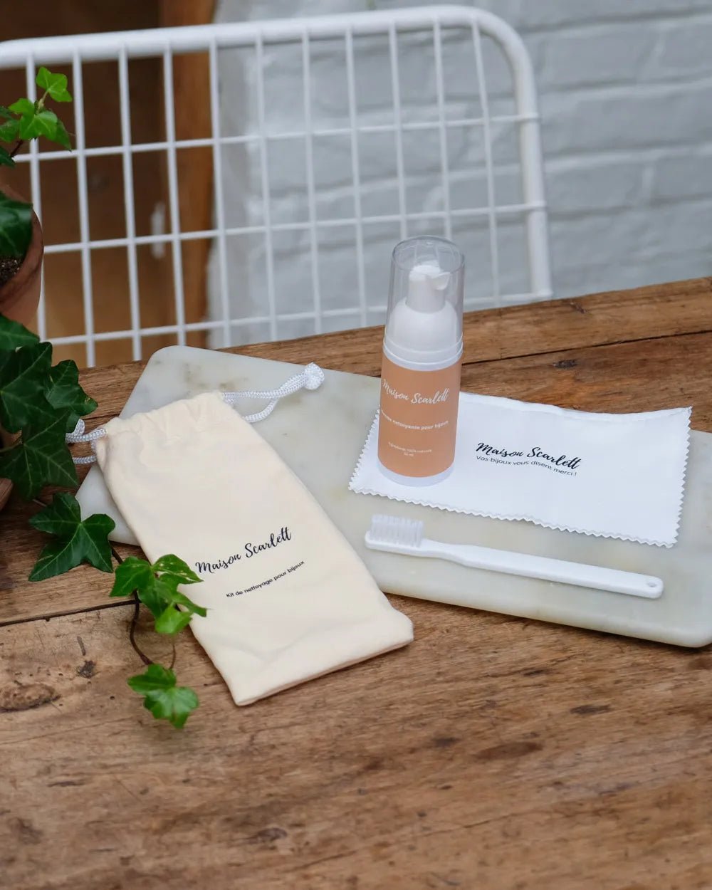 Jewelry cleaning kit